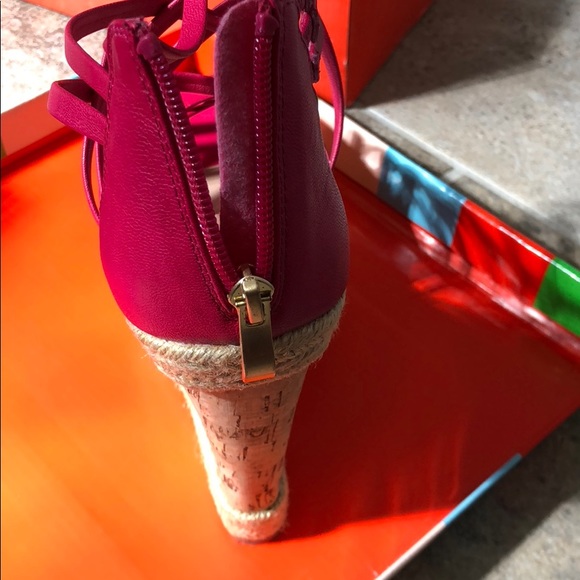 Charles David Wedge Heels - Picture 3 of 4